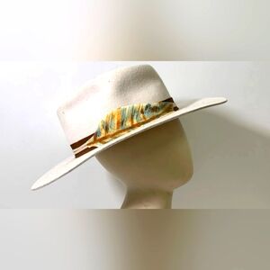 NEW Wyeth Designer Putty Beige Stripe Ribbon Feather Fashion Hat Unisex Size 0/S